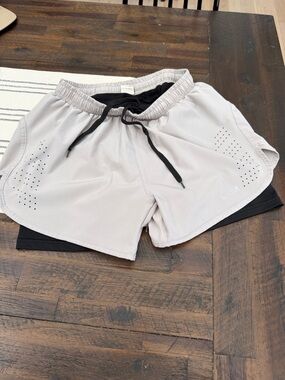 Men's Light Gray 2-in-1 Athletic Shorts with Black Inner Brief